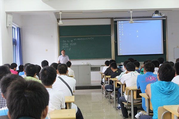 威尼斯金沙欢乐娱人城2011级新生入学教育圆满结束3